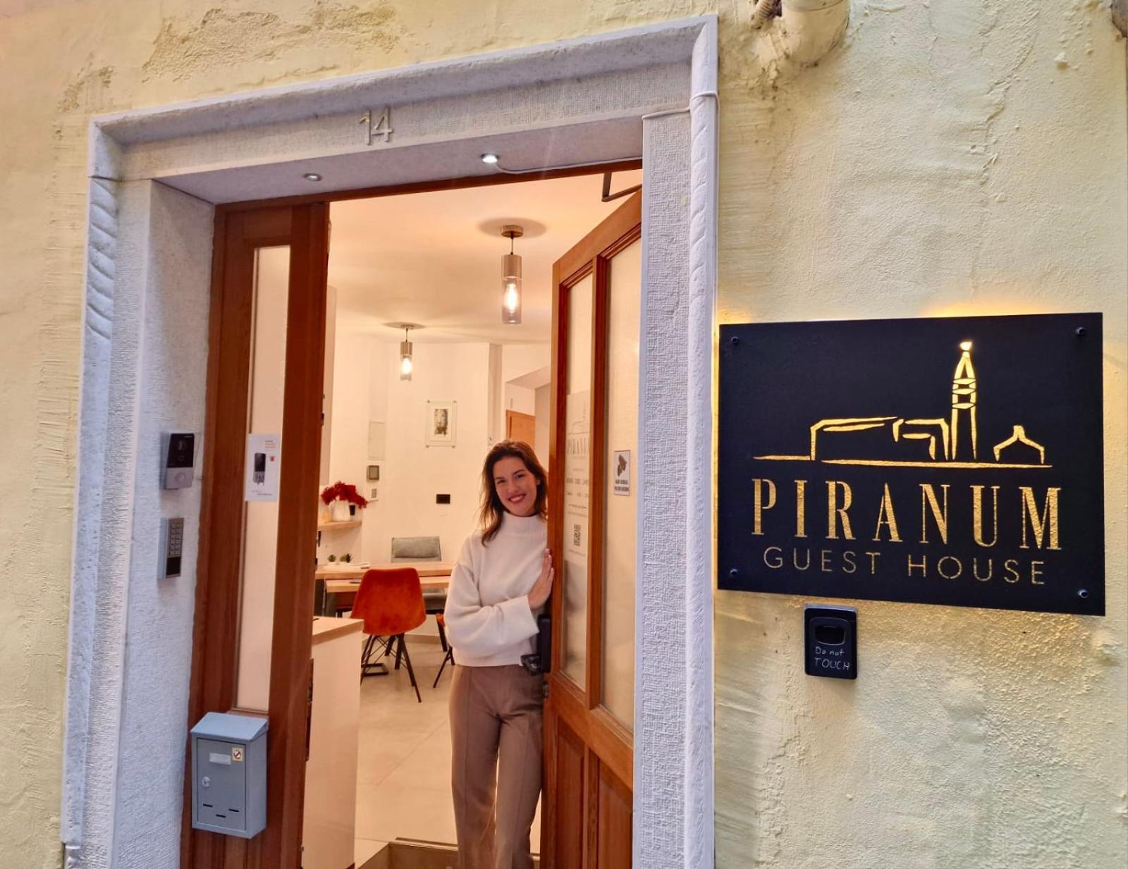 Piranum Guesthouse Exteriör bild